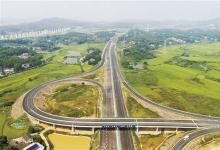 全國首條支持自動駕駛智慧高速公路建成通車