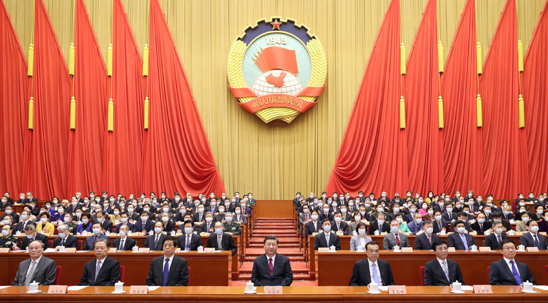 3月10日，中國(guó)人民政治協(xié)商會(huì)議第十三屆全國(guó)委員會(huì)第四次會(huì)議在北京閉幕。習(xí)近平、李克強(qiáng)、栗戰(zhàn)書、王滬寧、趙樂際、韓正、王岐山等在主席臺(tái)就座，汪洋主持閉幕會(huì)并發(fā)表講話。新華社記者 黃敬文 攝