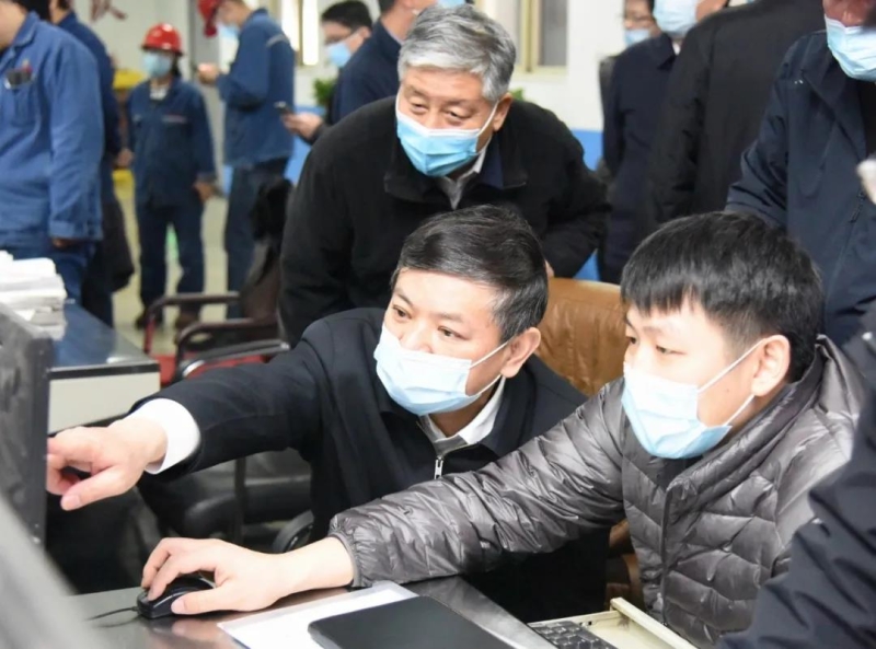 3月11日，生態(tài)環(huán)境部部長(zhǎng)黃潤(rùn)秋赴河北省唐山市，對(duì)鋼鐵企業(yè)重污染天氣應(yīng)急減排措施落實(shí)情況開(kāi)展檢查。
