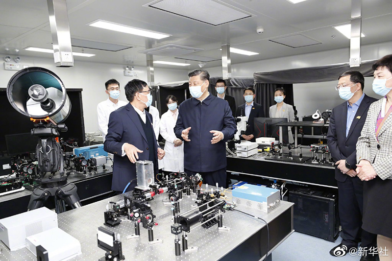 在清華大學建校110周年校慶日即將來臨之際，中共中央總書記、國家主席、中央軍委主席習近平到清華大學考察，視察成像與智能技術實驗室