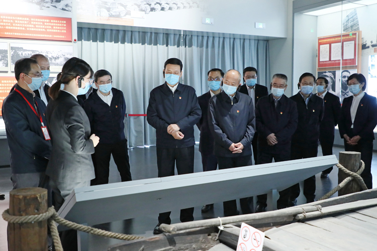 2021年5月13日，工業(yè)和信息化部黨組赴香山革命紀(jì)念館開展黨史學(xué)習(xí)教育，重溫中國共產(chǎn)黨領(lǐng)導(dǎo)中國人民奪取全國勝利和黨中央籌建中華人民共和國的光輝歷史，緬懷毛澤東等老一輩無產(chǎn)階級革命家的豐功偉績，傳承革命精神，賡續(xù)紅色血脈。
