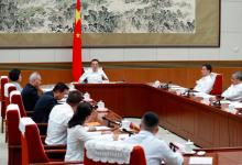 李克強(qiáng)主持召開經(jīng)濟(jì)形勢專家和企業(yè)家座談會
