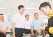 藍天立深入都安、大化調(diào)研