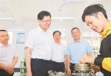 藍(lán)天立深入都安、大化調(diào)研