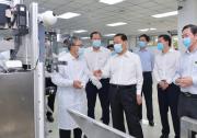 彭清華看望慰問(wèn)四川省部分學(xué)校教師