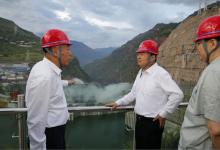 郝鵬赴中國(guó)三峽集團(tuán)白鶴灘水電站調(diào)研強(qiáng)調(diào) 深入貫徹習(xí)近平總書記賀信精神 勇攀科技高峰 
