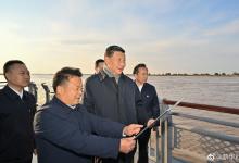 習近平在山東東營考察黃河入?？?></a></div>
                            <dl>
                                <dt><a href=
