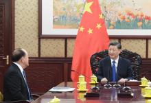 習(xí)近平會(huì)見來京述職的賀一誠(chéng)