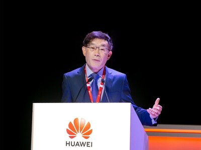 聯合國教科文組織總部教育技術及人工智能教育部主任苗逢春現場分享聯合國教科文組織與華為在教育數字化方面合作的成功經驗