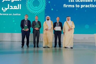 Saudi Minister of Justice, H.E. Walid Muhammad Al-Samaani, and Saudi Minister of Investment, H.E. Khalid Al Falih, issue the first licenses enabling foreign law firms Herbert Smith Freehills, Latham & Watkins, and Clifford Chance to practice in Saudi Arabia at the International Conference on Justice. Saudi Minister of Justice, H.E. Walid Muhammad Al-Samaani, and Saudi Minister of Investment, H.E. Khalid Al Falih, issue the first licenses enabling foreign law firms Herbert Smith Freehills, Latham & Watkins, and Clifford Chance to practice in Saudi Arabia at the International Conference on Justice.