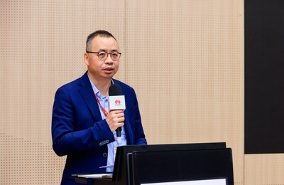 軟通動(dòng)力董事黃穎致辭