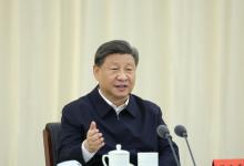 習(xí)近平：勇?lián)姑晃菲D辛久久為功 努力創(chuàng)造新時(shí)代中國(guó)防沙治沙新奇跡|習(xí)近平在內(nèi)蒙古巴彥淖爾考察并主持召開(kāi)加強(qiáng)荒漠化綜合防治和推進(jìn)“三北”等重點(diǎn)生態(tài)工程建設(shè)座談會(huì)