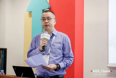 軟通動(dòng)力董事 黃穎