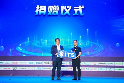 三星電子中國總括（DS）SSD技術(shù)賦能中心總監(jiān)金東建向ODCC捐贈SITS永久使用權(quán)儀式