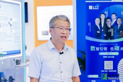 和利時(shí)集團(tuán)副總裁高保衛(wèi)接受新華社采訪(fǎng)