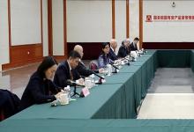 張玉卓會見世界經(jīng)濟(jì)論壇創(chuàng)始人兼執(zhí)行主席施瓦布