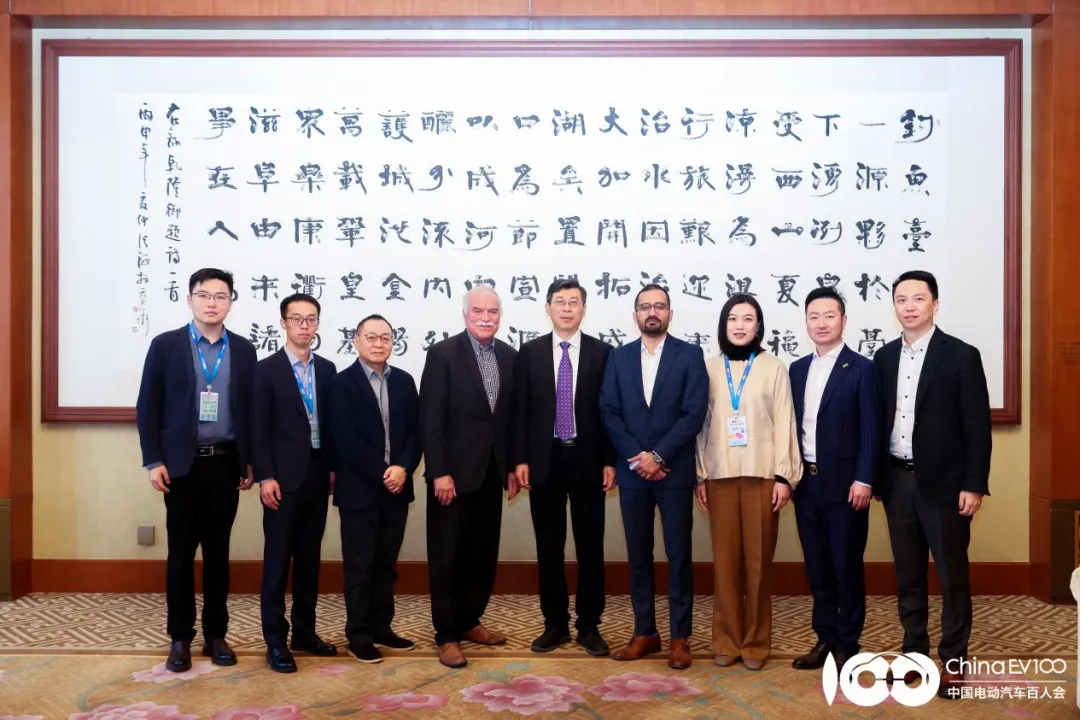 格羅方德（格芯）一行參加百人會(huì)論壇（2024）并與副理事長(zhǎng)張永偉座談