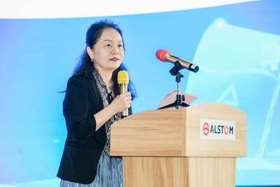 TüV萊茵大中華區(qū)人員與業(yè)務(wù)保障服務(wù)副總裁鄭萍致辭