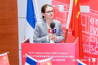 法國里昂商學院校長及董事會主席Isabelle HUAULT