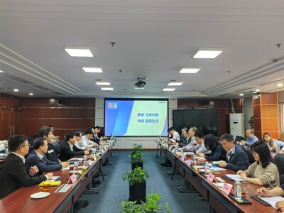 浦東新區(qū)國資委、區(qū)屬企業(yè)領(lǐng)導(dǎo)與立邦中國代表出席合作交流會