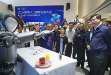 在2024深圳人工智能生態(tài)大會(huì)，人形機(jī)器人+AI大模型又出圈了！