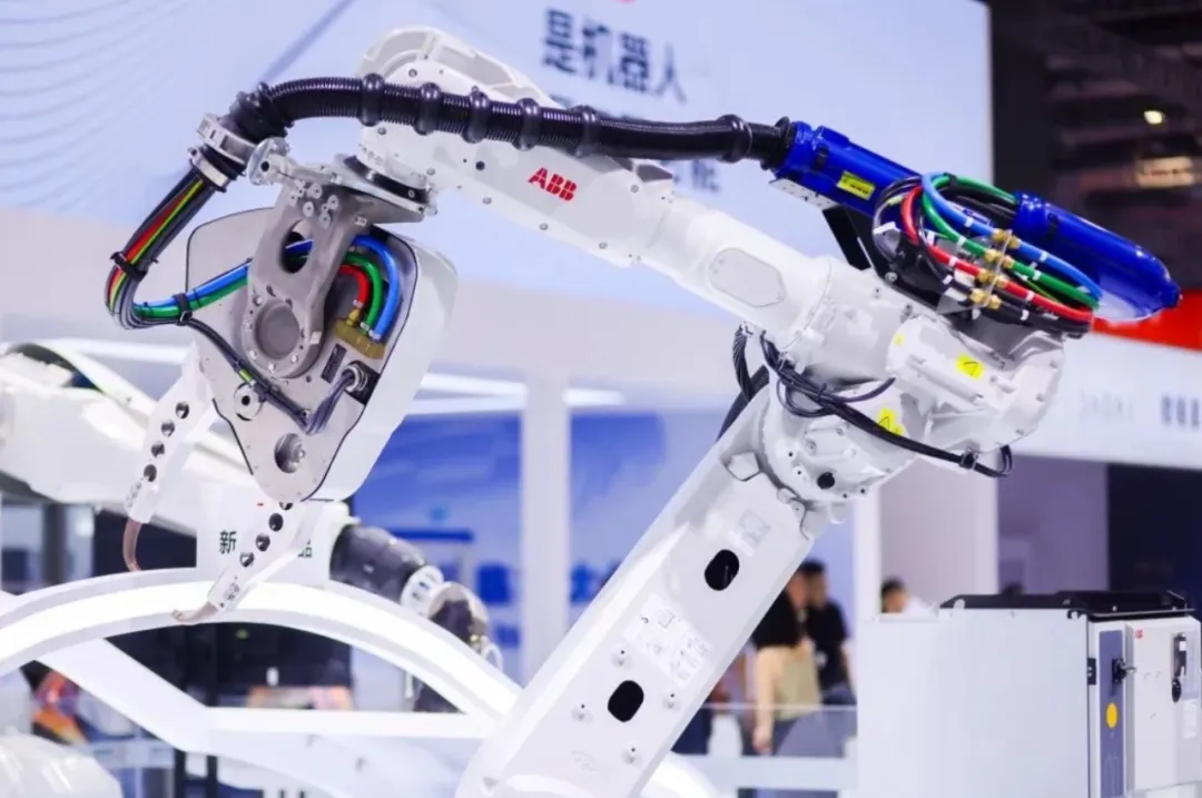 “張江”機(jī)器人將“攜帶”最新解決方案亮相2024工博會(huì)