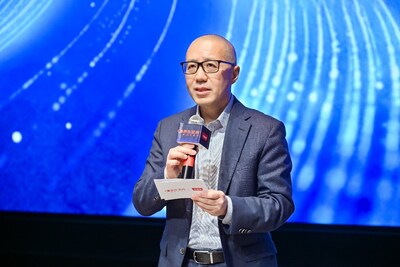 拜耳健康消費(fèi)品中國(guó)區(qū)副總裁、核心渠道客戶事業(yè)部負(fù)責(zé)人蔣以希先生致辭