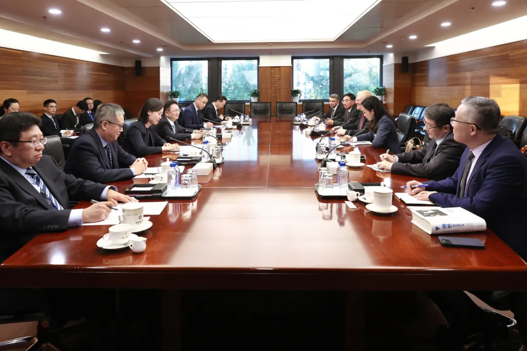 凌激副部長兼國際貿(mào)易談判副代表會見博世集團董事會主席哈通