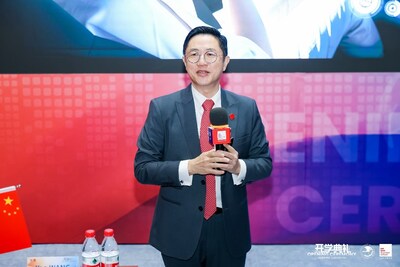 法國(guó)里昂商學(xué)院副校長(zhǎng)、亞洲校區(qū)校長(zhǎng)王華教授