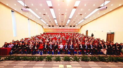 圖1：重量嘉賓出席同濟(jì)大學(xué)中德工程學(xué)院二十周年、職業(yè)技術(shù)教育學(xué)院三十周年慶系列活動(dòng)