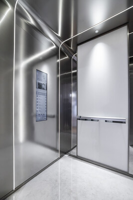 Otis Electric 7000智聯(lián)屏資訊速享，智慧扶手安心守護