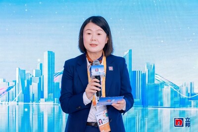 立邦中國(guó)船舶事業(yè)部總經(jīng)理黃駿在簽約儀式現(xiàn)場(chǎng)發(fā)表致辭