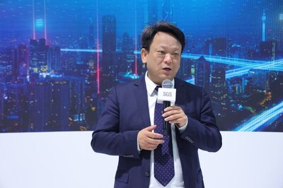 SGS中國(guó)區(qū)副總裁、SGS管理與保證事業(yè)群中國(guó)區(qū)總經(jīng)理辛斌在頒證儀式上發(fā)言