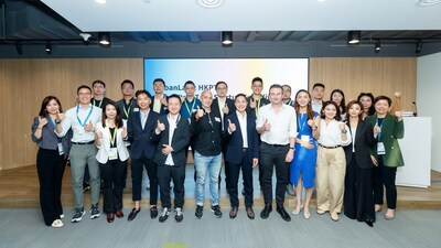 新成員MTR Lab加入城越UrbanLab后參與了項(xiàng)目路演活動(dòng)。MTR Lab代表和城越UrbanLab其他聯(lián)盟成員代表，聯(lián)同其他房地產(chǎn)科技生態(tài)圈伙伴，擔(dān)任內(nèi)地創(chuàng)科企業(yè)顧問，為其國(guó)際市場(chǎng)拓展提供真知灼見。