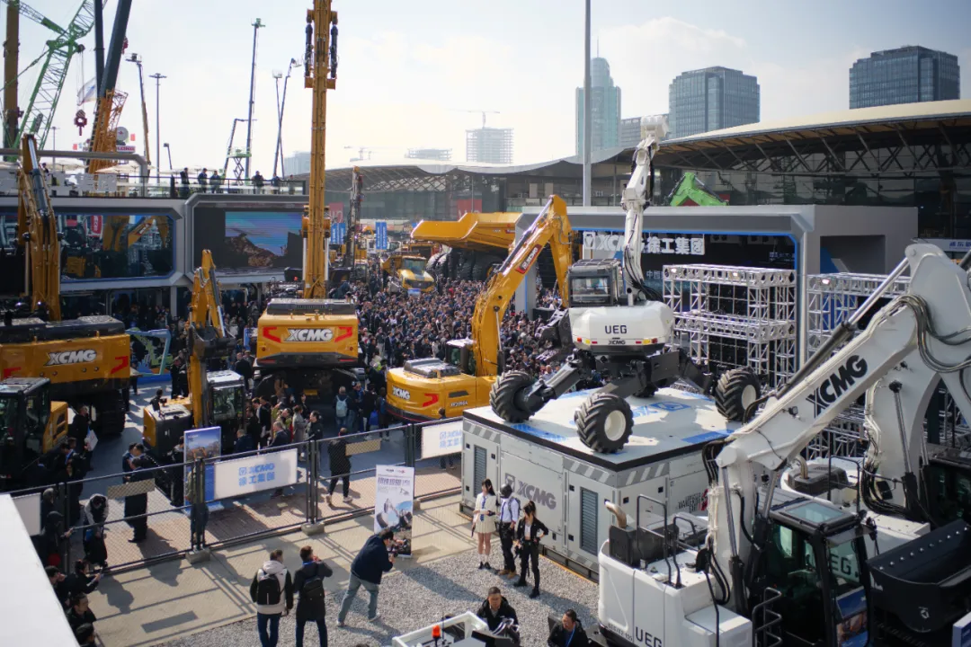 bauma CHINA 2024 | 傲鯊智能亮相徐工集團(tuán)《流浪地球2》裝備主題展，科技與科幻的雙向奔赴！