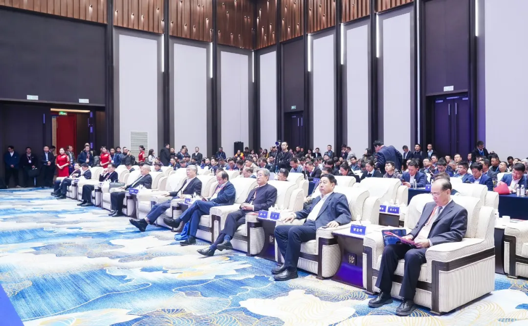 群英齊聚 共探新質(zhì)生產(chǎn)力 ——2024裝備制造業(yè)發(fā)展大會智能創(chuàng)新主題論壇在重慶召開