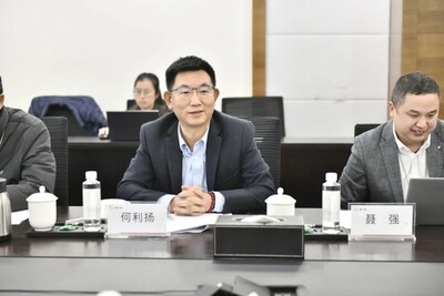 賽力斯汽車總裁何利揚(yáng)發(fā)言