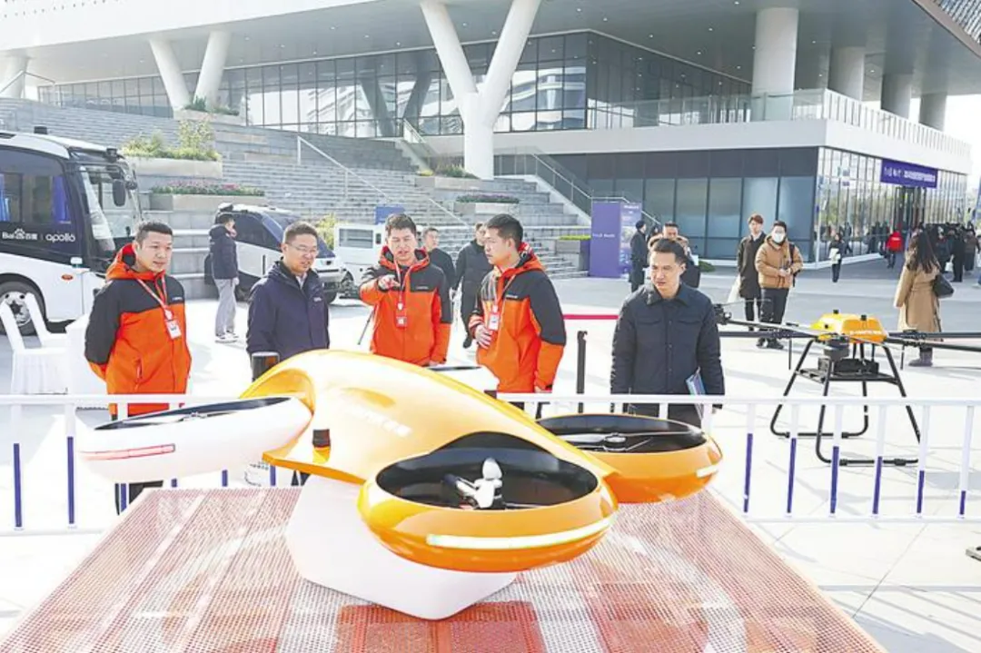 無(wú)人機(jī) 無(wú)人船 無(wú)人車 “光谷造”無(wú)人智能裝備構(gòu)建全空間體系