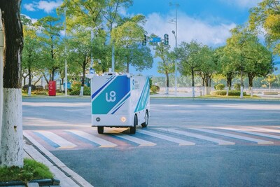 文遠(yuǎn)知行W5無人物流車在城市開放道路運(yùn)營