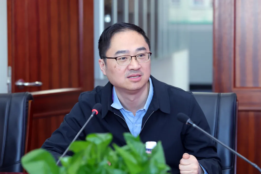 湖南大學電氣與信息工程學院來訪清華大學自動化系|就未來智能時代深入研討   