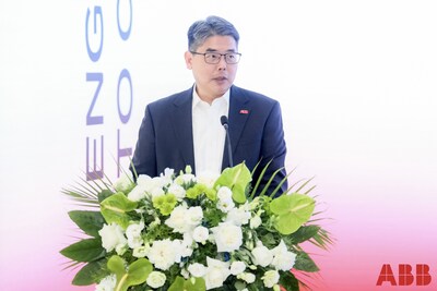 ABB集團高級副總裁、機器人中國區(qū)總裁韓晨