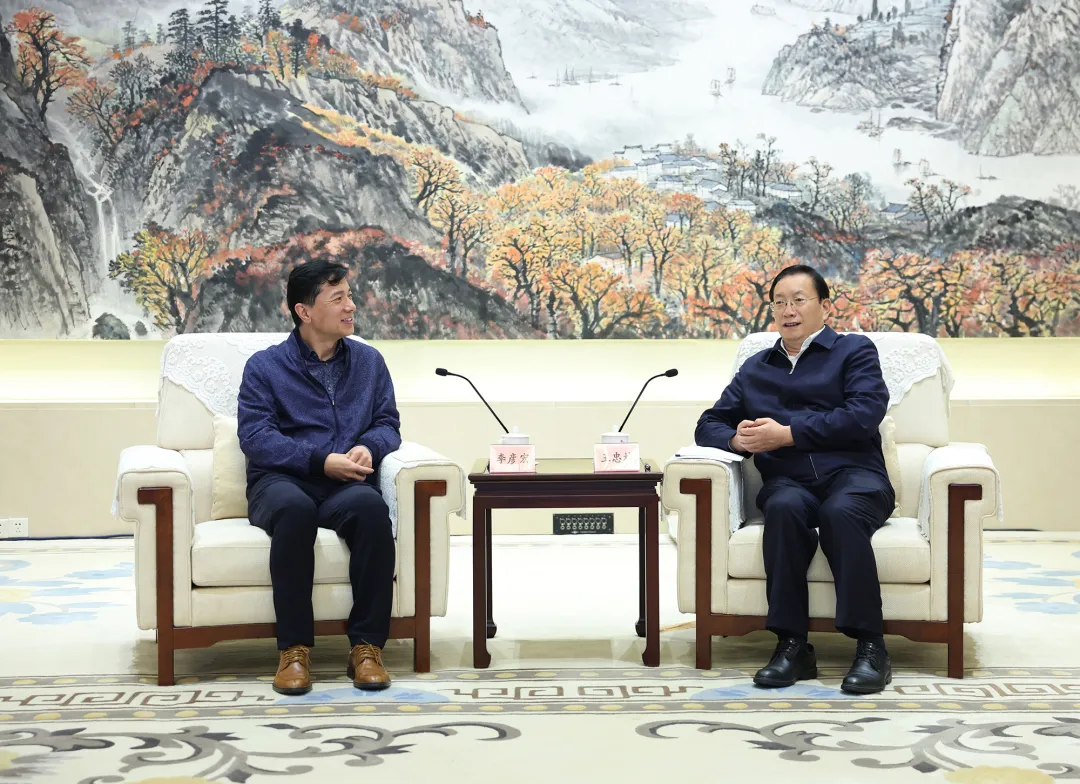 王忠林與百度公司創(chuàng)始人、董事長李彥宏座談 深化合作 共同開辟更多發(fā)展新領(lǐng)域新賽道