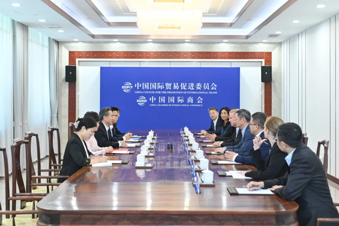 任鴻斌會(huì)見美國高通公司技術(shù)許可業(yè)務(wù)和全球事務(wù)總裁亞歷克斯?羅杰士