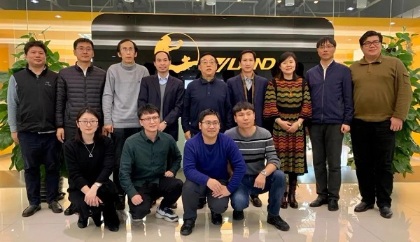 東北大學(xué)柴天佑院士團隊和東土管理研發(fā)團隊合影