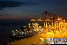 青島港全自動化碼頭迎來首次實船作業(yè)。
