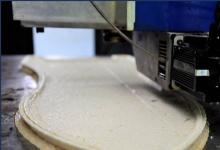 國內(nèi)最大3D打印機造出小船