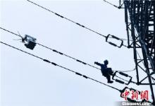 機(jī)器人首次在舟山進(jìn)行電力線路巡檢