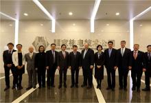 王炳華會(huì)見東芝電力社長(zhǎng)志賀重范、西屋公司總裁羅睿德