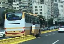 上海首個“拉鏈式自動化潮汐車道正式運行