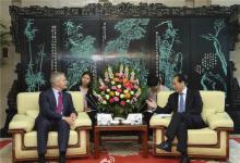 新華社社長蔡名照會見美聯(lián)社社長普魯伊特